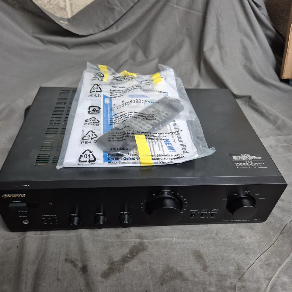 BLACK STEREO INTEGRATED AMPLIFIER – HOME AUDIO 