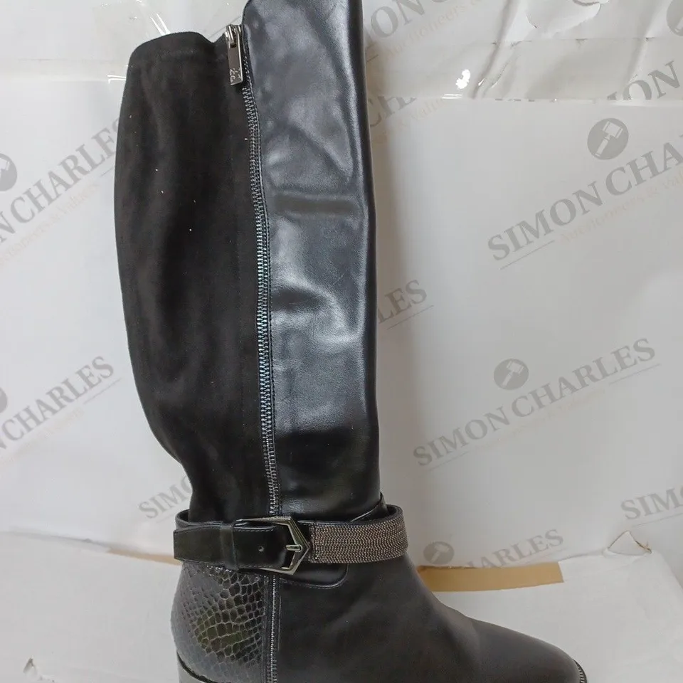 PAIR OF MODA IN PELLE TAMARRA KNEE BOOTS IN BLACK UK SIZE 5