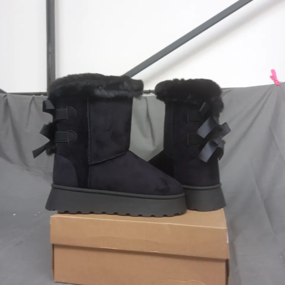 BOXED BLACK FLUFFY BOOTS SIZE 38