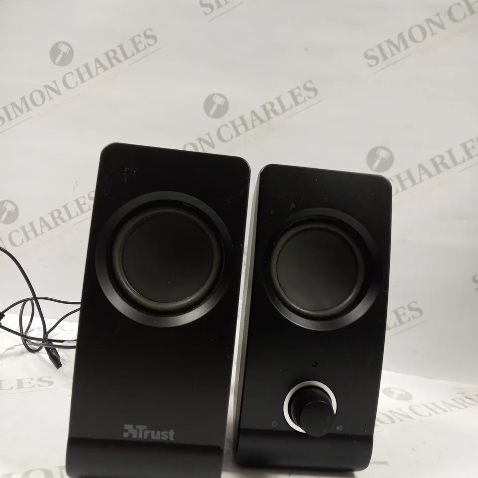 BOXED TRUST SPEAKER SET 
