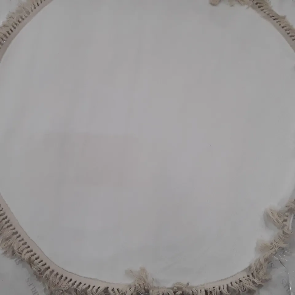 PACO HOME SWINDON ROUND RUG IN CREAM (120CM DIAMETER)