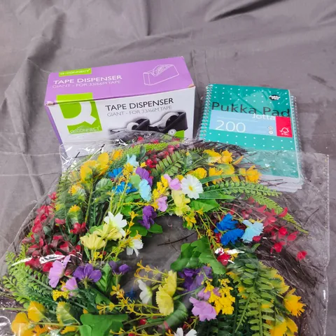 APPROXIMATELY 20 ASSORTED HOUSEHOLD PRODUCTS TO INCLUDE TAPE DISPENSER, NOTEPAD, HOME DECOR ETC 