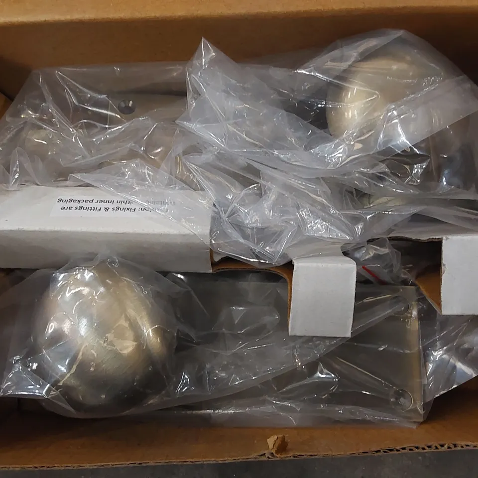 BOXED BALMORAL KNOB ON LATCH PLATE (1 BOX)