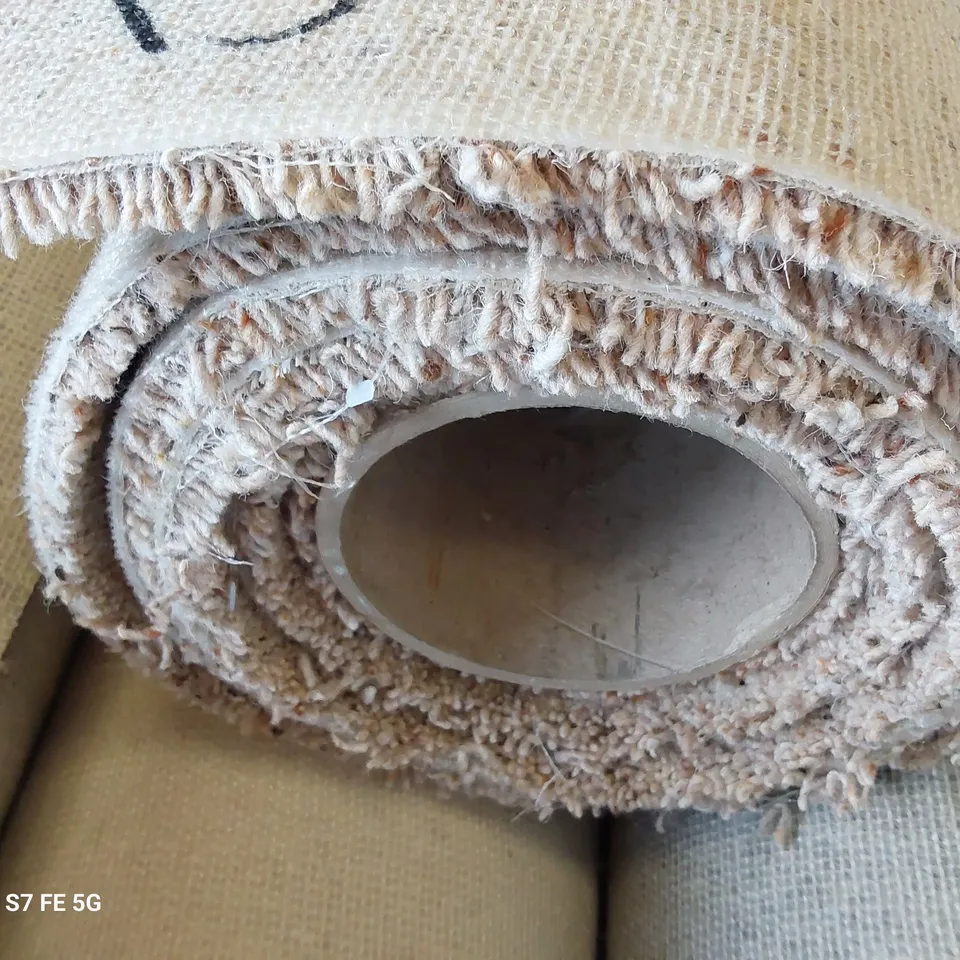 ROLL OF QUALITY ORION MAJOR CARPET APPROXIMATELY 5M × 2.82M