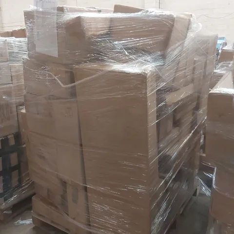 PALLET CONTAINING A LARGE QUANTITY OF ASSORTED LIGHTING PRODUCTS