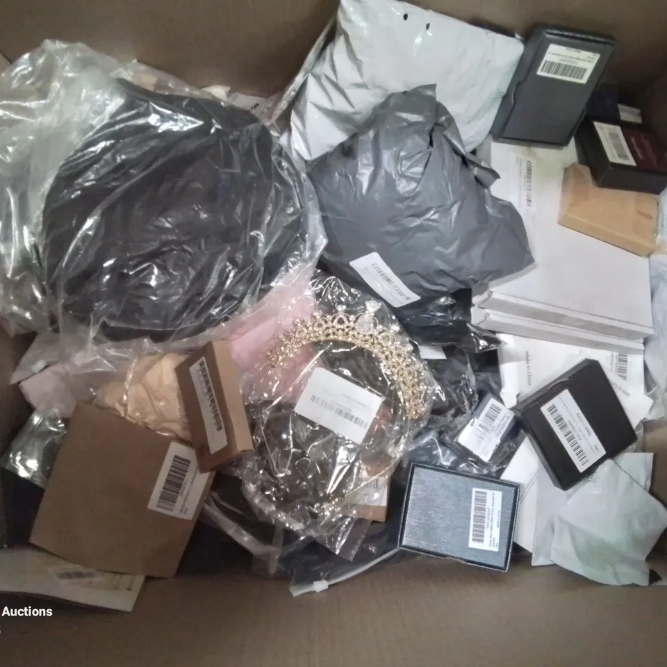 BOX CONTAINING MIXED BUNDLE OF FASHION ITEMS AND JEWELLERY GIFT SETS, WATCHES ETC.