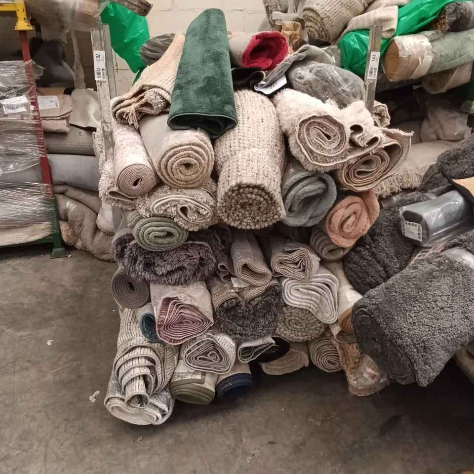 STILLAGE TO CONTAIN APPROXIMATELY 35X DESIGNER AREA RUGS