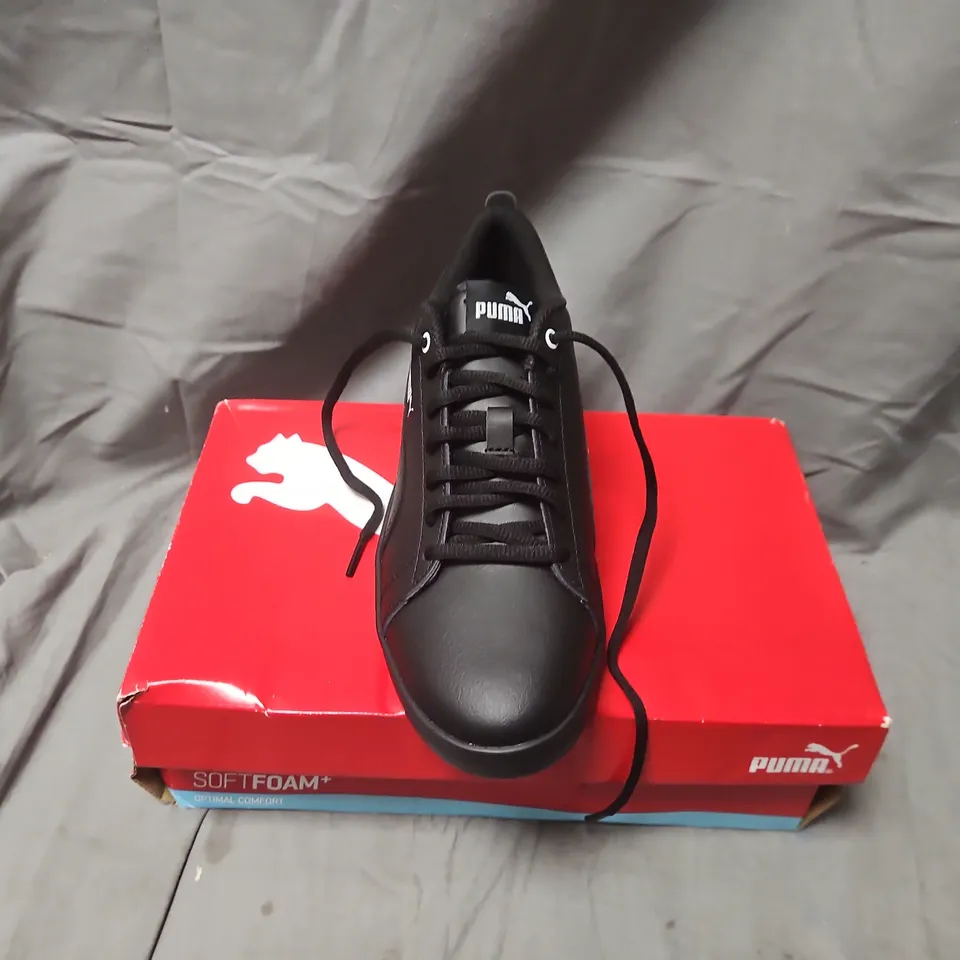 BOXED PUMA SMASH WNS V2 L – WOMEN'S BLACK TRAINERS, UK 5 (EU 38)