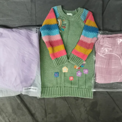 APPROXIMATELY 20 ASSORTED CLOTHING AND FASHION PRODUCTS IN VARIOUS STYLES AND SIZES - COLLECTION ONLY