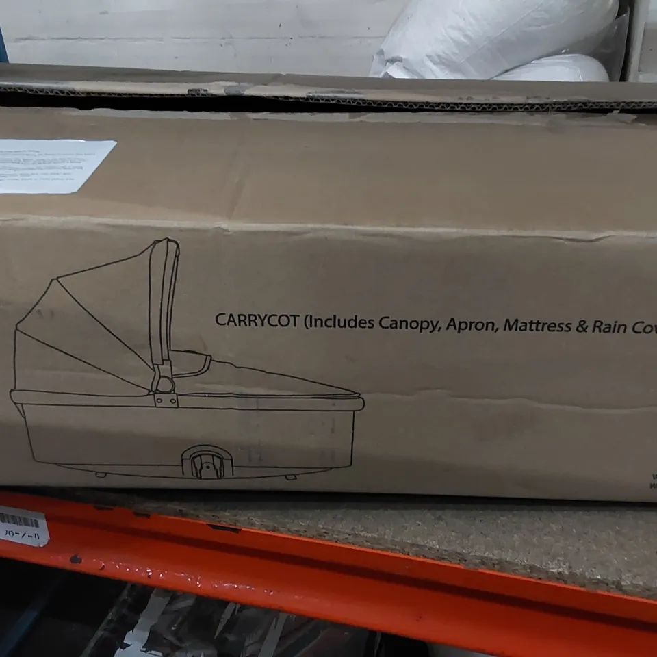 BOXED OYSTER3 CARRYCOT