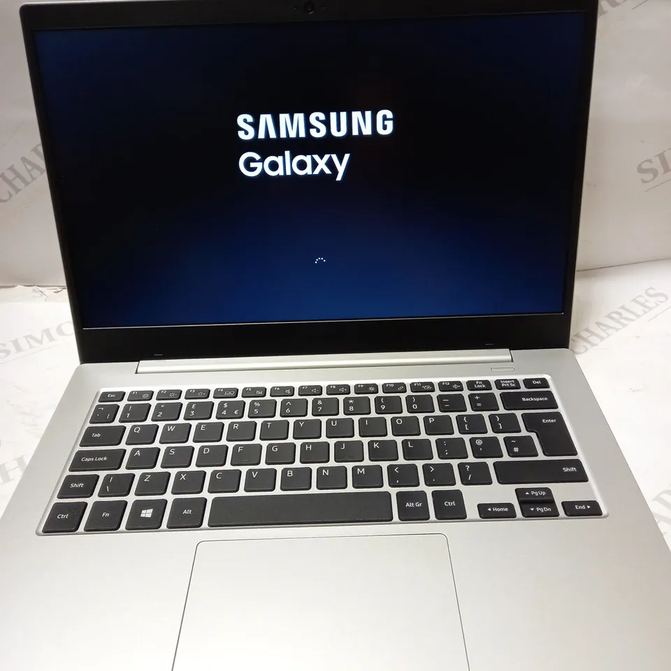 SAMSUNG GALAXY BOOK GO QUALCOMM 7C 4GB RAM SILVER LAPTOP 