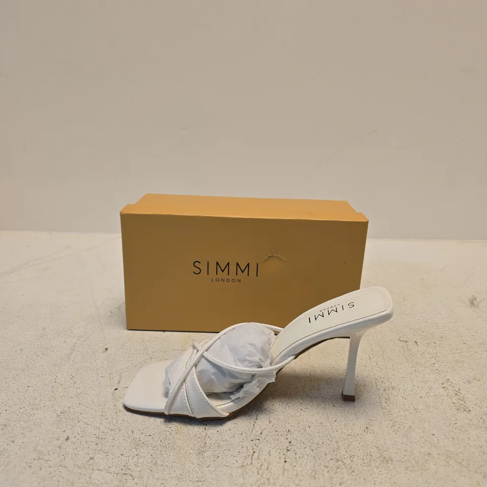 SIMMI LONDON WHITE PATENT SANDALS – UK5 (EU38) – BOXED