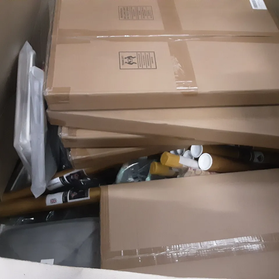 LARGE PALLET OF ASSORTED HOMEWARE ITEMS TO INCLUDE STORAGE UNITS, MAPS, FOLDAWAY BOXES ETC