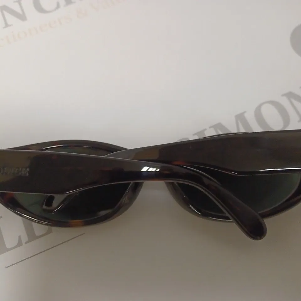 APPROXIMATELY 10 POLICE 1325M 0722 SUNGLASSES