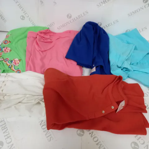 LARGE BOX OF ASSORTED CLOTHING ITEMS IN VARIOUS SIZES AND COLOURS 