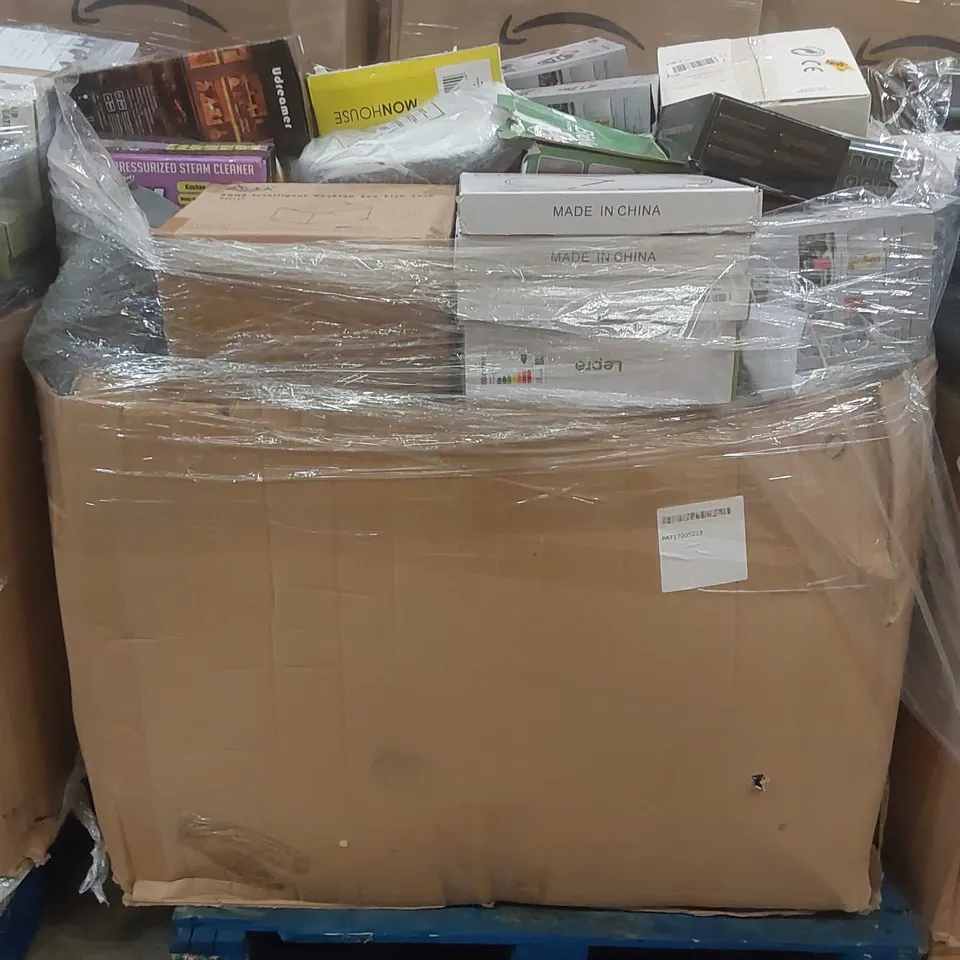 PALLET CONTAINING A VERY LARGE QUANTITY OF ASSORTED ITEMS INCLUDING: DESKTOP FISH TANK, RECORD PLAYER, STEAM CLEANER, ELECTRIC BLANKET, BLENDER ECT