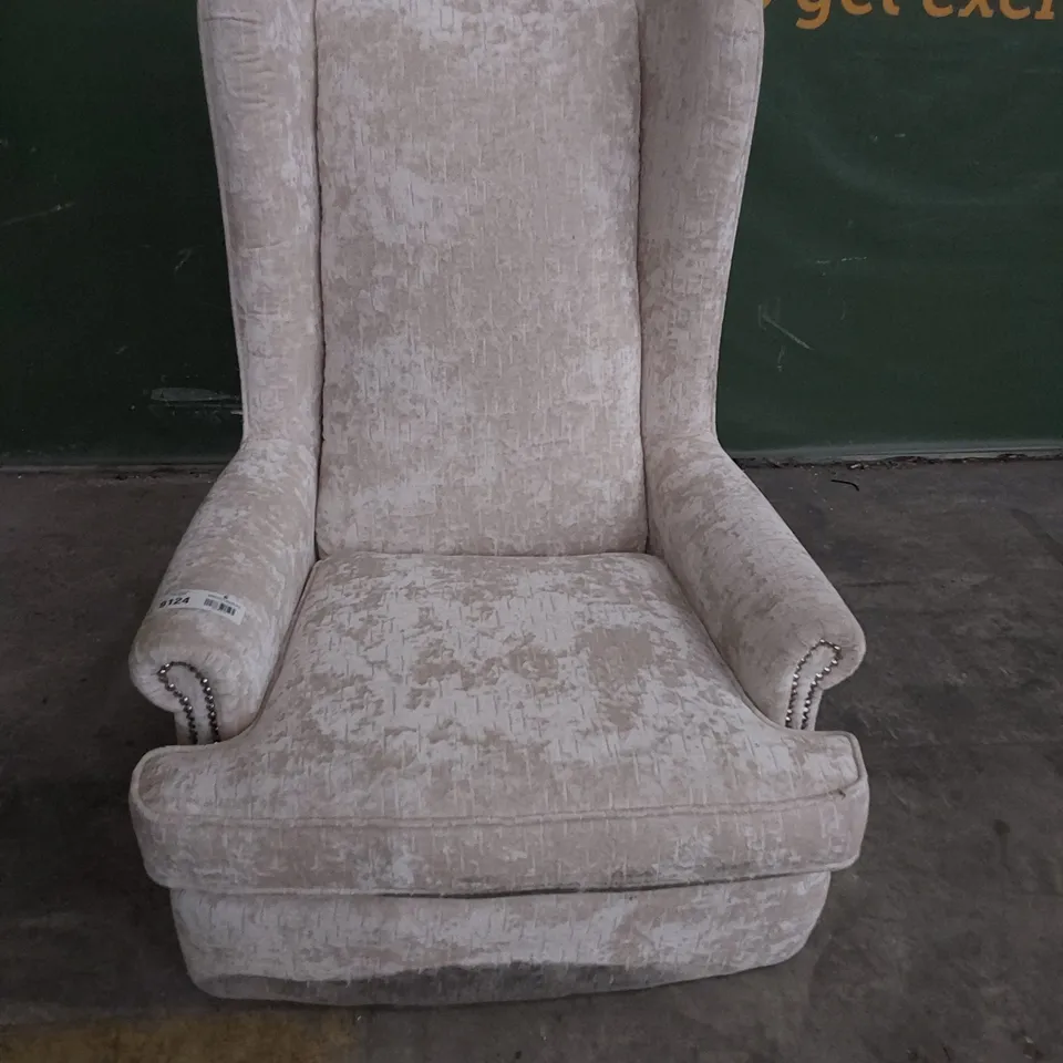 DESIGNER HIGH BACKED WINGED EASY CHAIR SILVER FABRIC WITH STUDDED DETAIL 