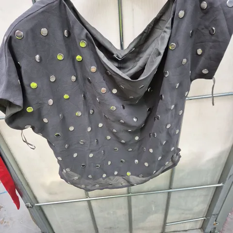 MOTEL ASYMMETRIC STUDDED TOP – DARK GREY, WOMEN’S XS