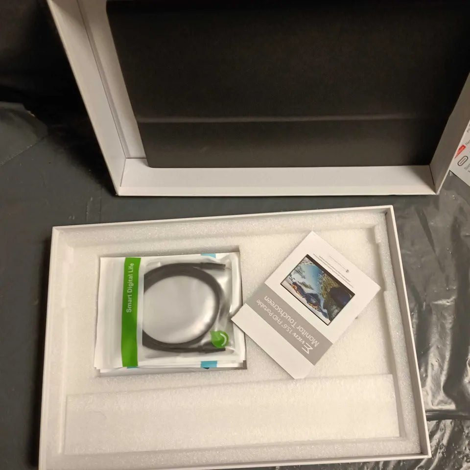 PORTABLE MONITOR – BOXED