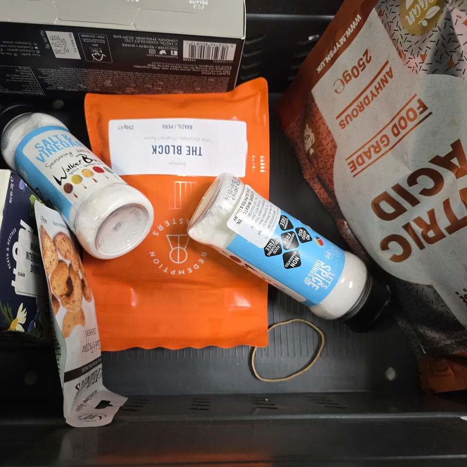 APPROXIMATELY 9 ASSORTED FOOD & DRINK ITEMS TO INCLUDE - GRIND HOME BLEND GROUND , ACTIPH WATER , ORGANIC BLUE AGAVE ETC