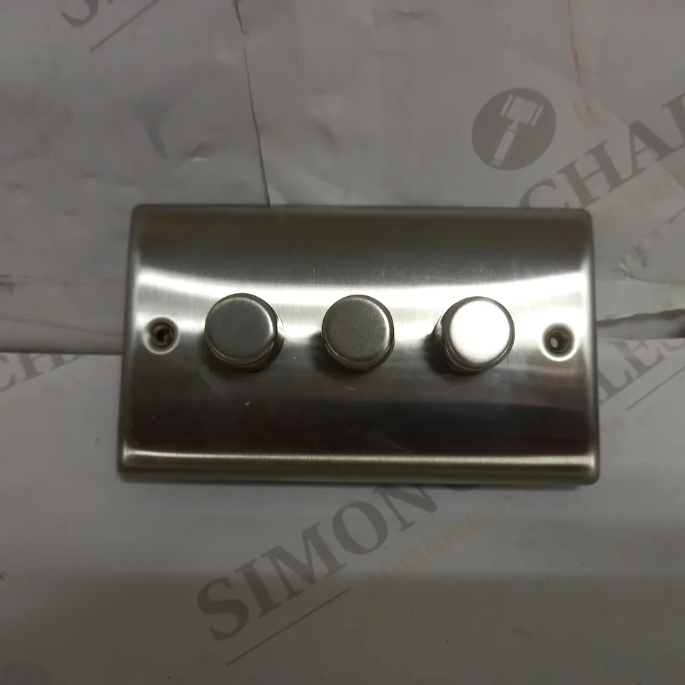 BG ELECTRICAL NBS83P-01 TRIPLE INTELLIGENT DIMMER LIGHT SWITCH, BRUSHED STEEL, 2-WAY, 8.6 CM*4.5 CM*14.6 CM