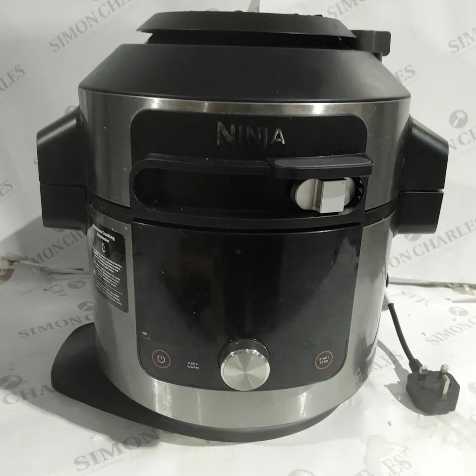 BOXED NINJA FOODI MAX SMARTLID 7.5L MULTI COOKER & AIR FRYER