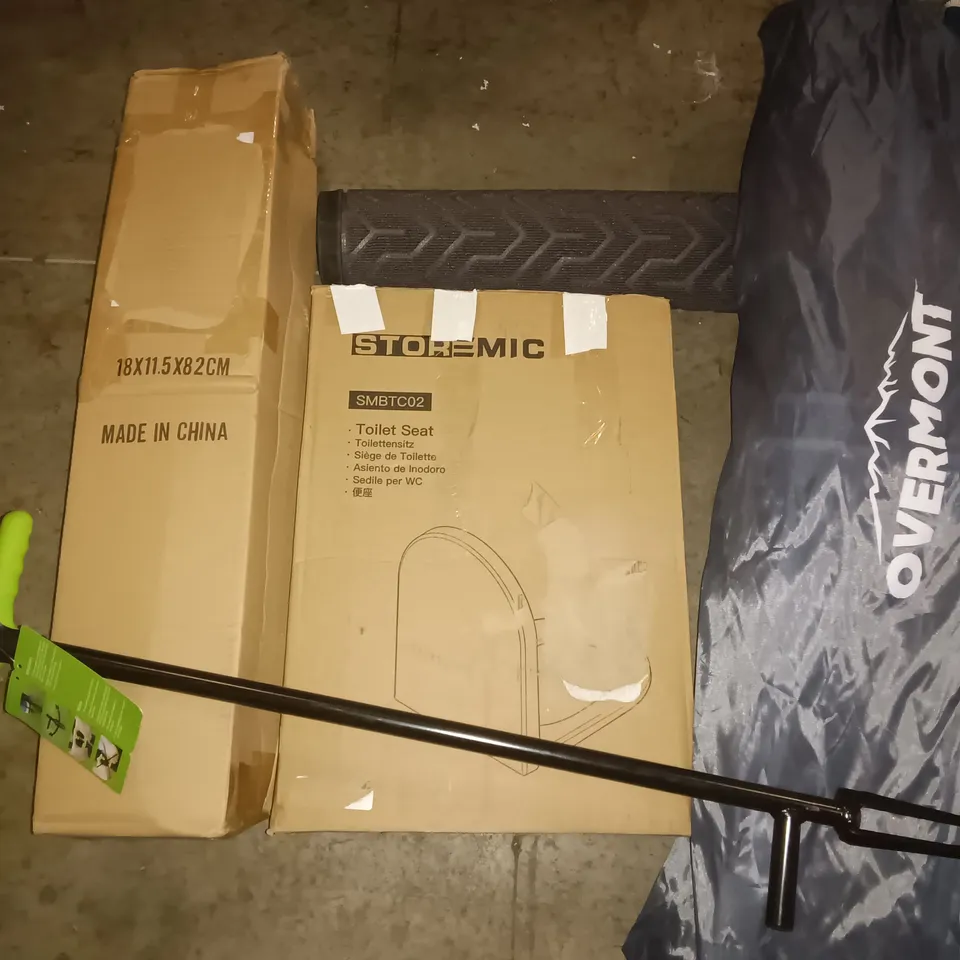 PALLET OF ASSORTED ITEMS TO INCLUDE OVERMONT FOLDING CHAIR, WEEDERS AND BOXED OFFICE CHAIR
