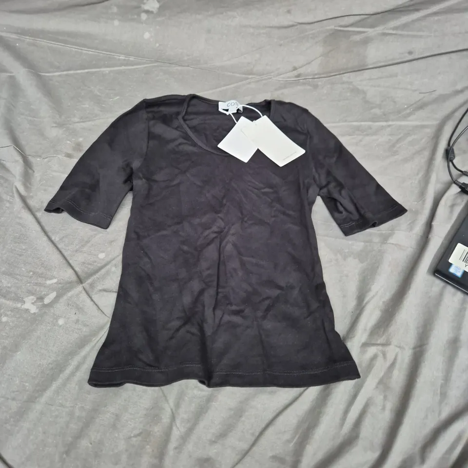 EGO COS BLACK SHORT-SLEEVE T‑SHIRT 