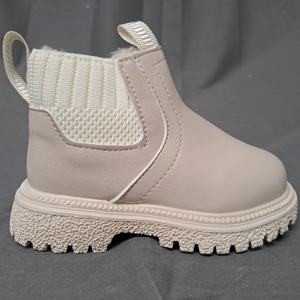 BOXED PAIR OF DESIGNER KIDS FAUX FUR LINED BOOTS IN BEIGE EU SIZE 22