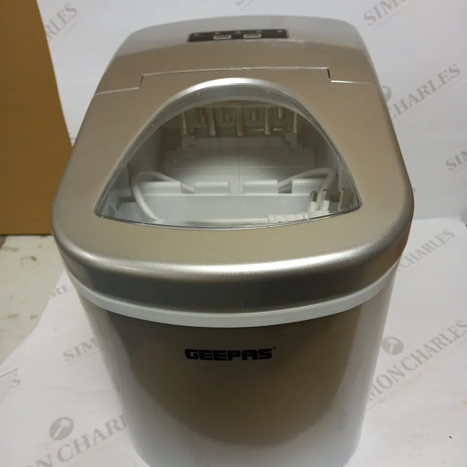 GEEPAS ICE CUBE MAKER