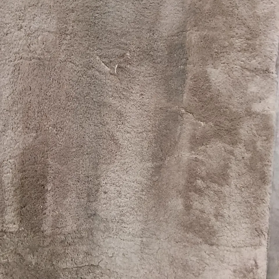 DESIGNER AREA RUG APPROXIMATELY 230CM X 158 CM  - DETHREADING FROM INSIDE - DIRT PATCHES - CUTTING LINE THROUGH RUG