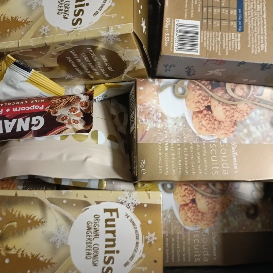 APPROXIMATELY 10 ASSORTED FOOD AND DRINK ITEMS TO INCLUDE FURNISS, GOUDA BISCUITS, ETC