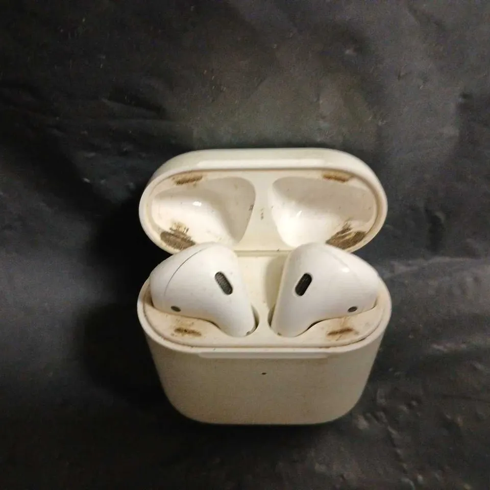 APPLE AIRPODS 2ND GENERATION 