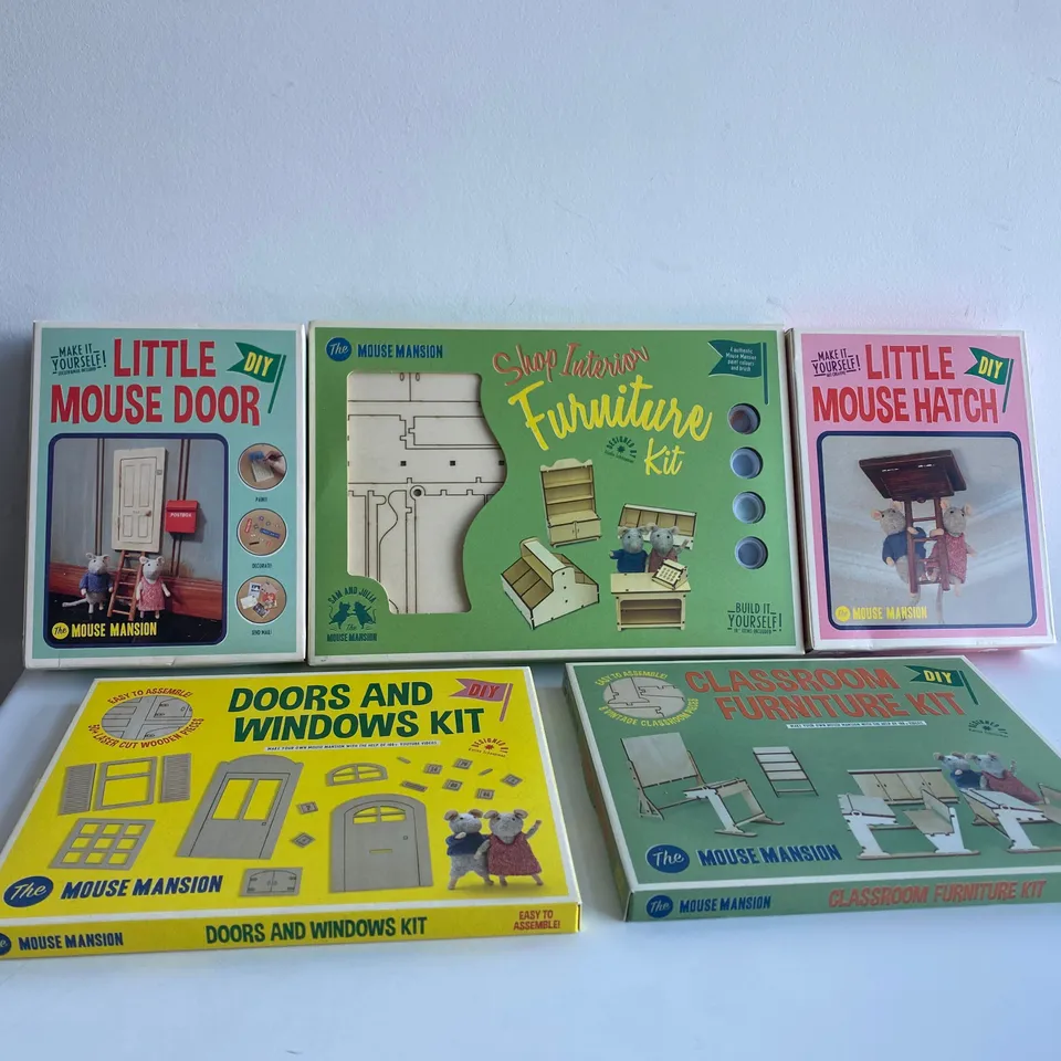 5 BRAND NEWW BOXED MOUSE MANSION ITEMS TO INCLUDE: LITTLE MOUSE DOOR, SHOP INTERIOR FURNITURE KIT, LITTLE MOUSE HATCH, CLASSROOM FURNITURE KIT AND DOORS/WINDOWS KIT