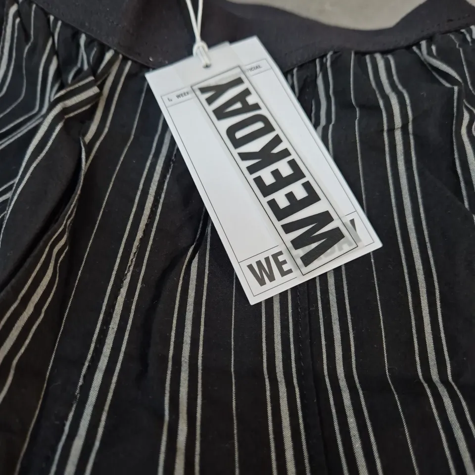 STRIPED WIDE-LEG TROUSERS, BLACK WITH WHITE VERTICAL STRIPES – EU XS