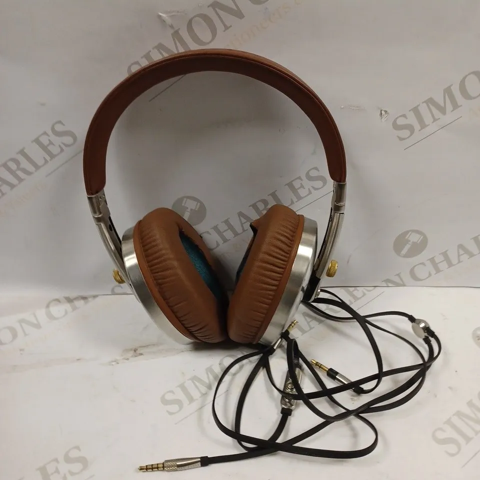 BAGGED TED BAKER LONDON HEADPHONES WITH CARRY CASE