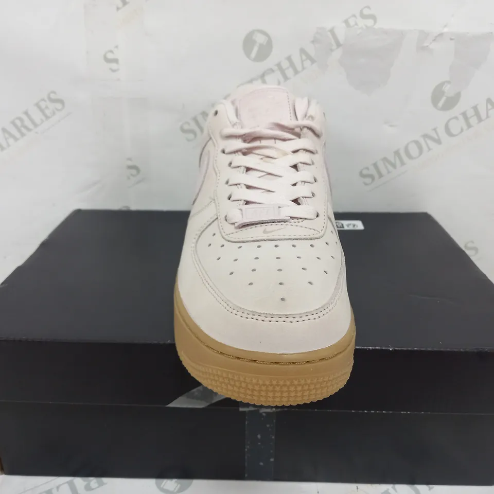 BOXED PAIR OF NIKE AIR FORCE 1 IN LIGHT PINK - UK 6