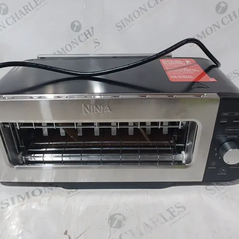 BOXED NINJA 2 IN 1 TOASTER & GRILL ST100UK