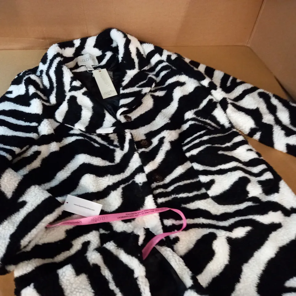 LIQUORISH TEDDY COAT IN MONO PRINT - UK 16