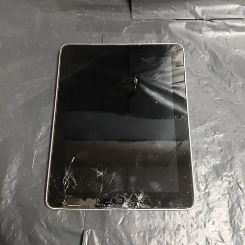 APPLE IPAD (1ST GENERATION) 16GB – SILVER (A1219) WITH CRACKED SCREEN