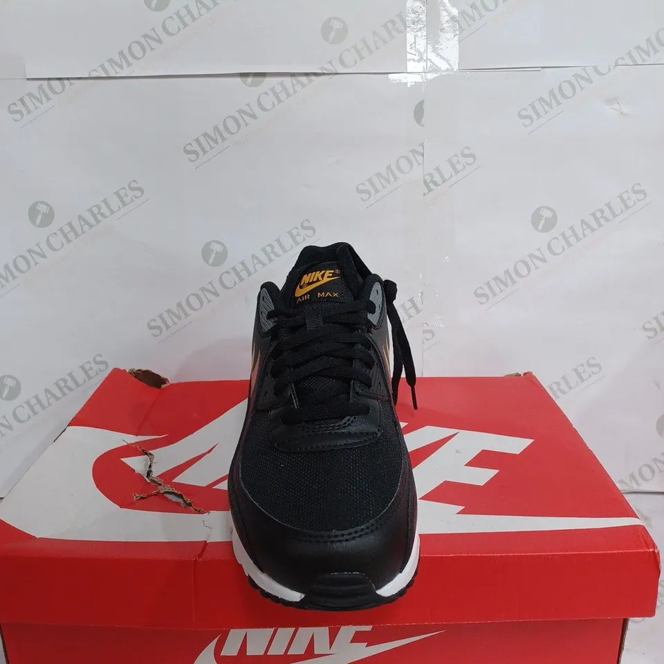 NIKE AIR MAX 90 IN BLACK - UK 11.5