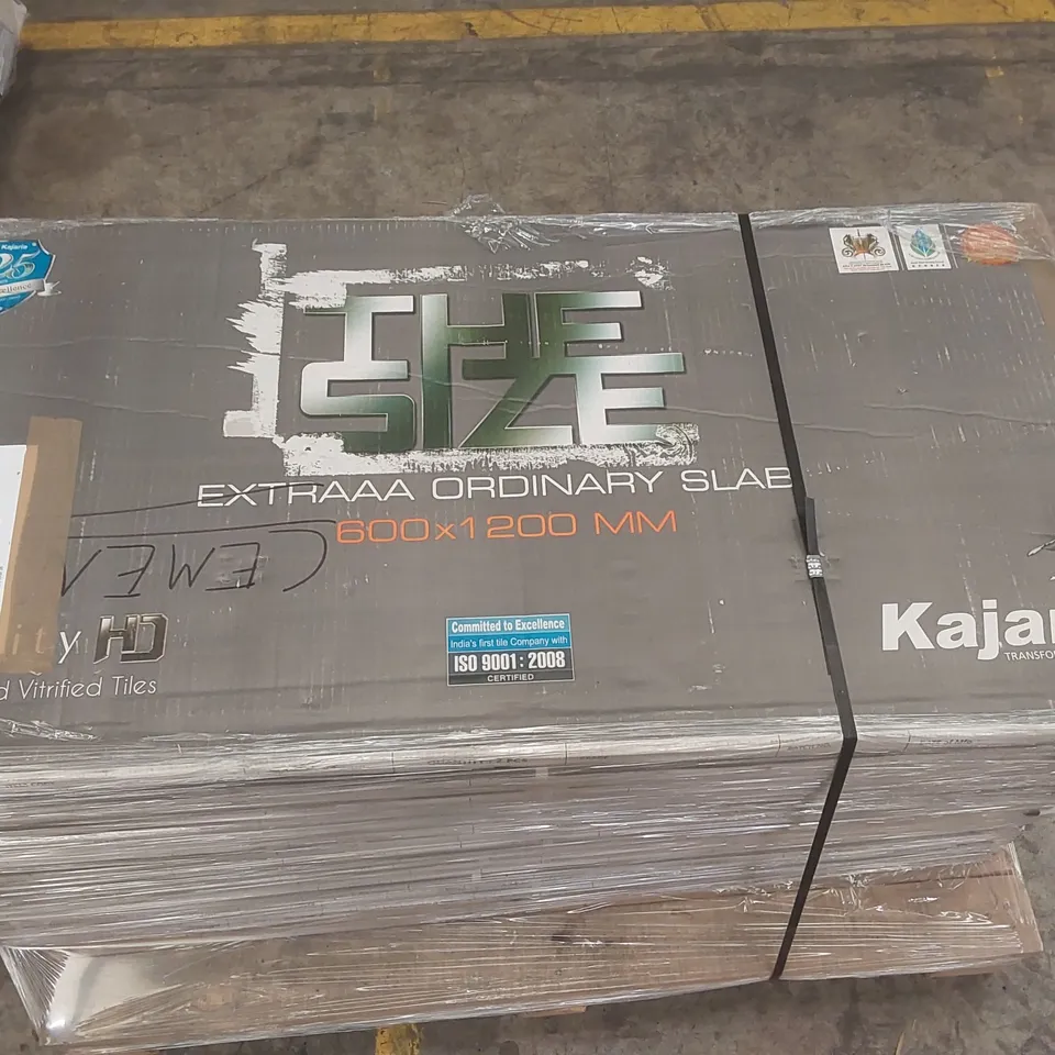 PALLET CONTAINING A LARGE QUANTITY OF BRAND NEW TILES
