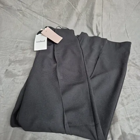 SOAKED WIDE PLAIN TROUSERS IN BLACK SIZE L