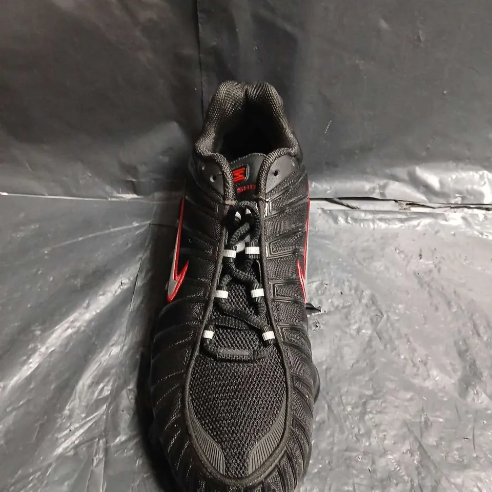 BOXED PAIR OF NIKE SHOX TL TRAINERS - UK SIZE 9