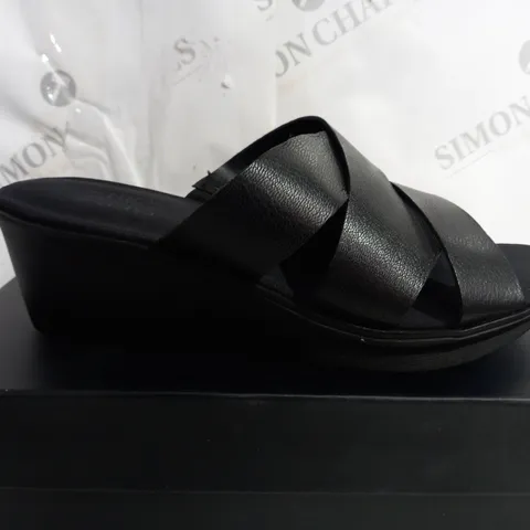 BOXED NATURALIZER HIGH HEELED OPEN TOE RIPPLE SHOES - SIZE 6