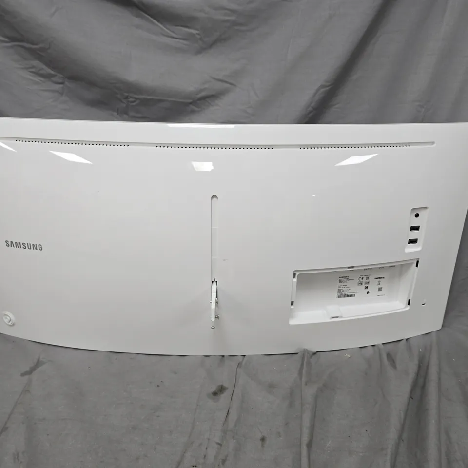 SAMSUNG ULTRA-WIDE CURVED MONITOR (C34J791WT)