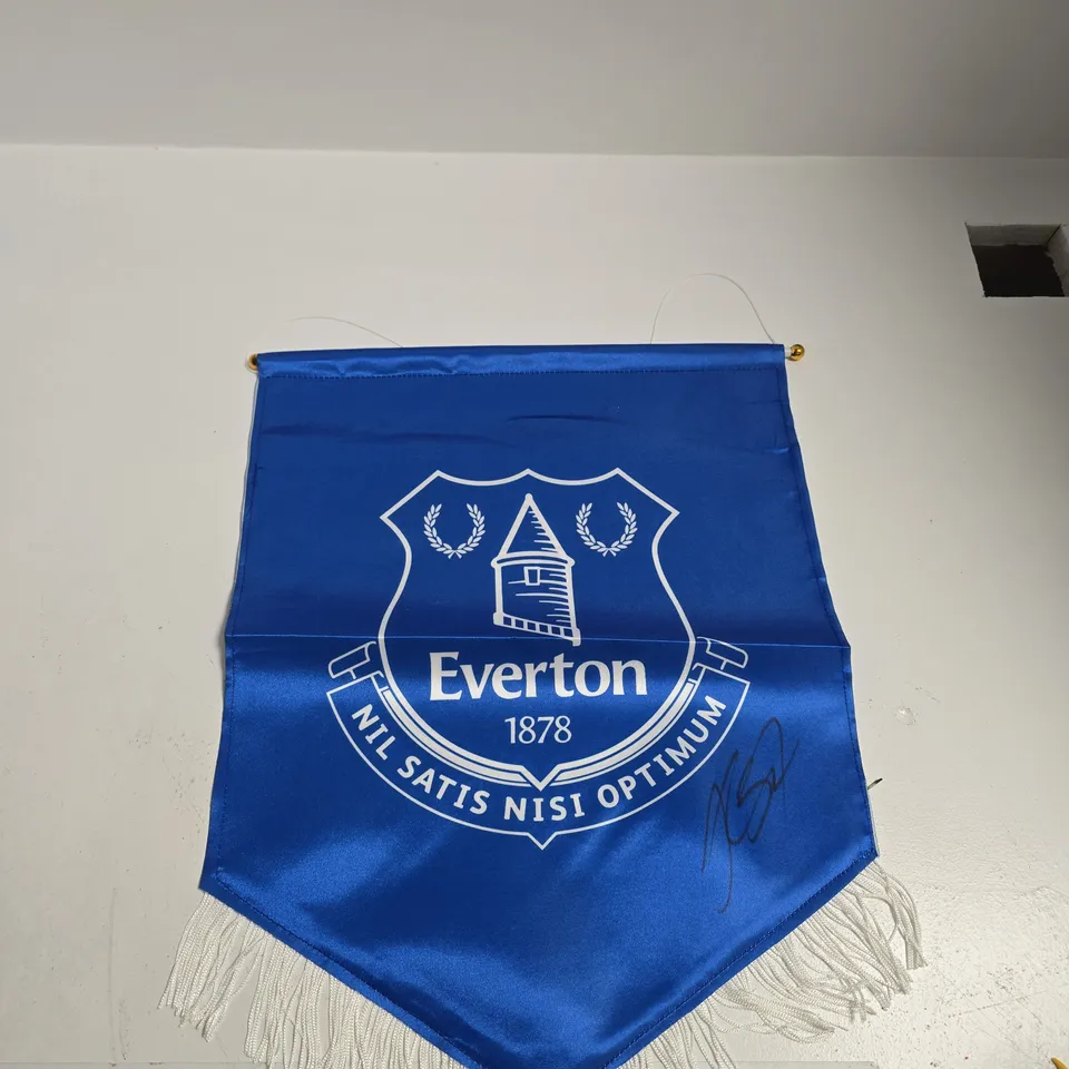 EVERTON FC CREST BANNER FLAG – BLUE SATIN PENNANT WITH 1878, SIGNED