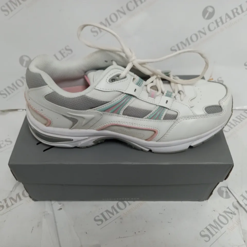 VIONIC WALKER TRAINERS SIZE 9