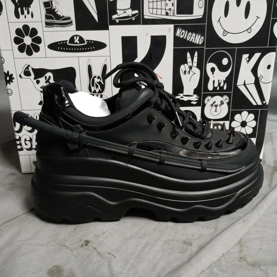 BOXED KOI TAKEDA SWORD TRAINERS IN BLACK - UK 3