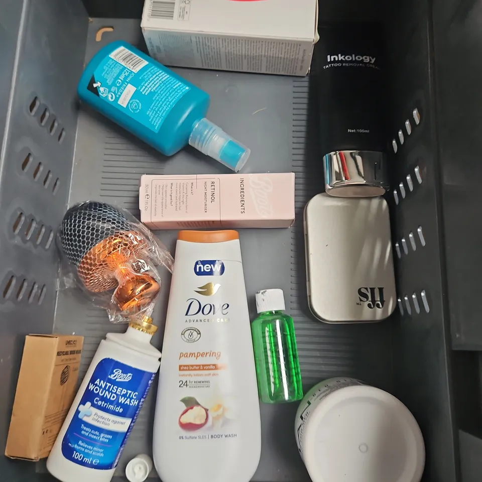 APPROXIMATELY 20 ASSORTED HEALTH & BEAUTY PRODUCTS TO INCLUDE - LEE STAFFORD CONDITIONER - COCO&EVE HAIR MASK - GIVE ME HEALTHY HAIR ELIXIR - ETC